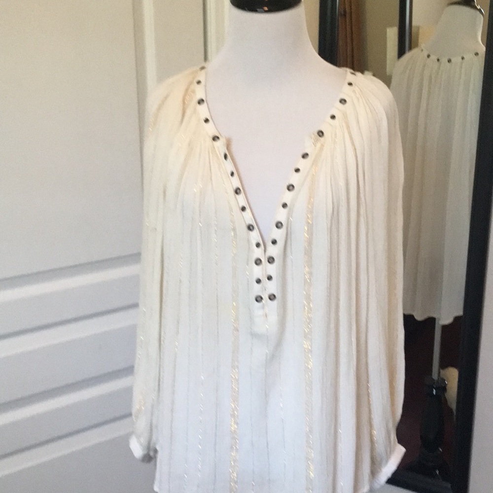 Amuse white top